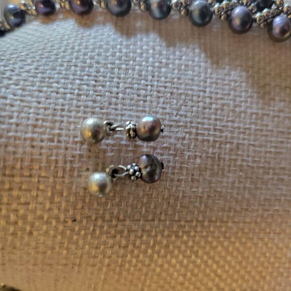 Elegant Pearl Necklace and Earring Set - Picture 4 of 4